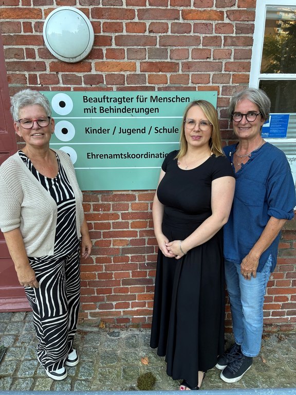 Zusehen sind Gudrun Gleu-Perteck, Sylwia Sobotko, Andrea Weber
